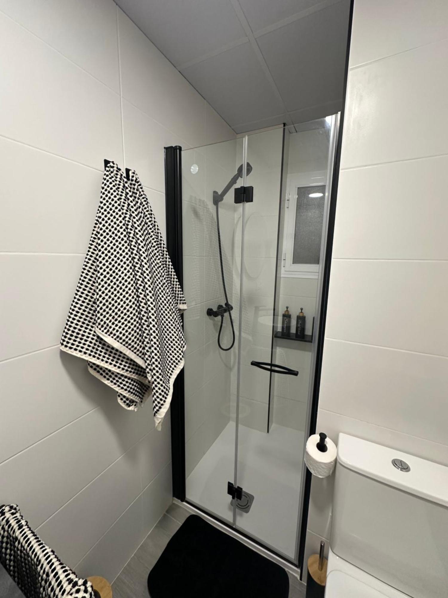 Apartamento Maui Beach En El Palo Málaga Dış mekan fotoğraf
