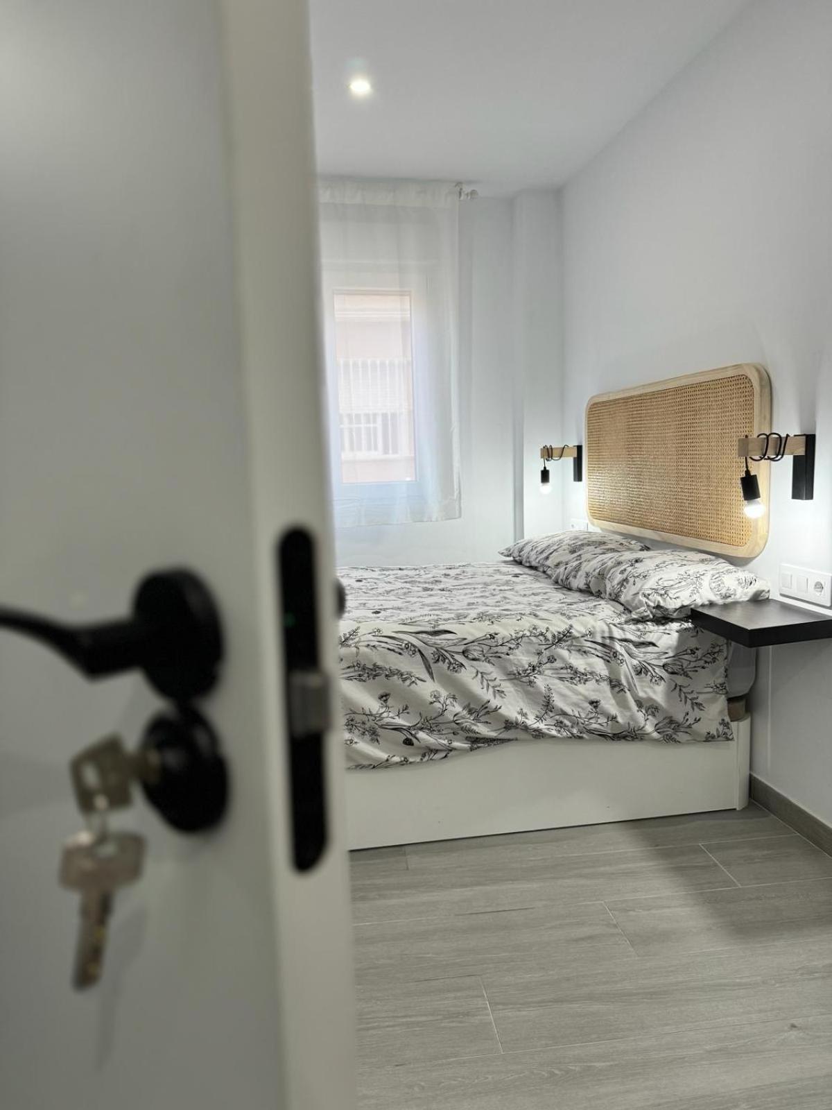 Apartamento Maui Beach En El Palo Málaga Dış mekan fotoğraf
