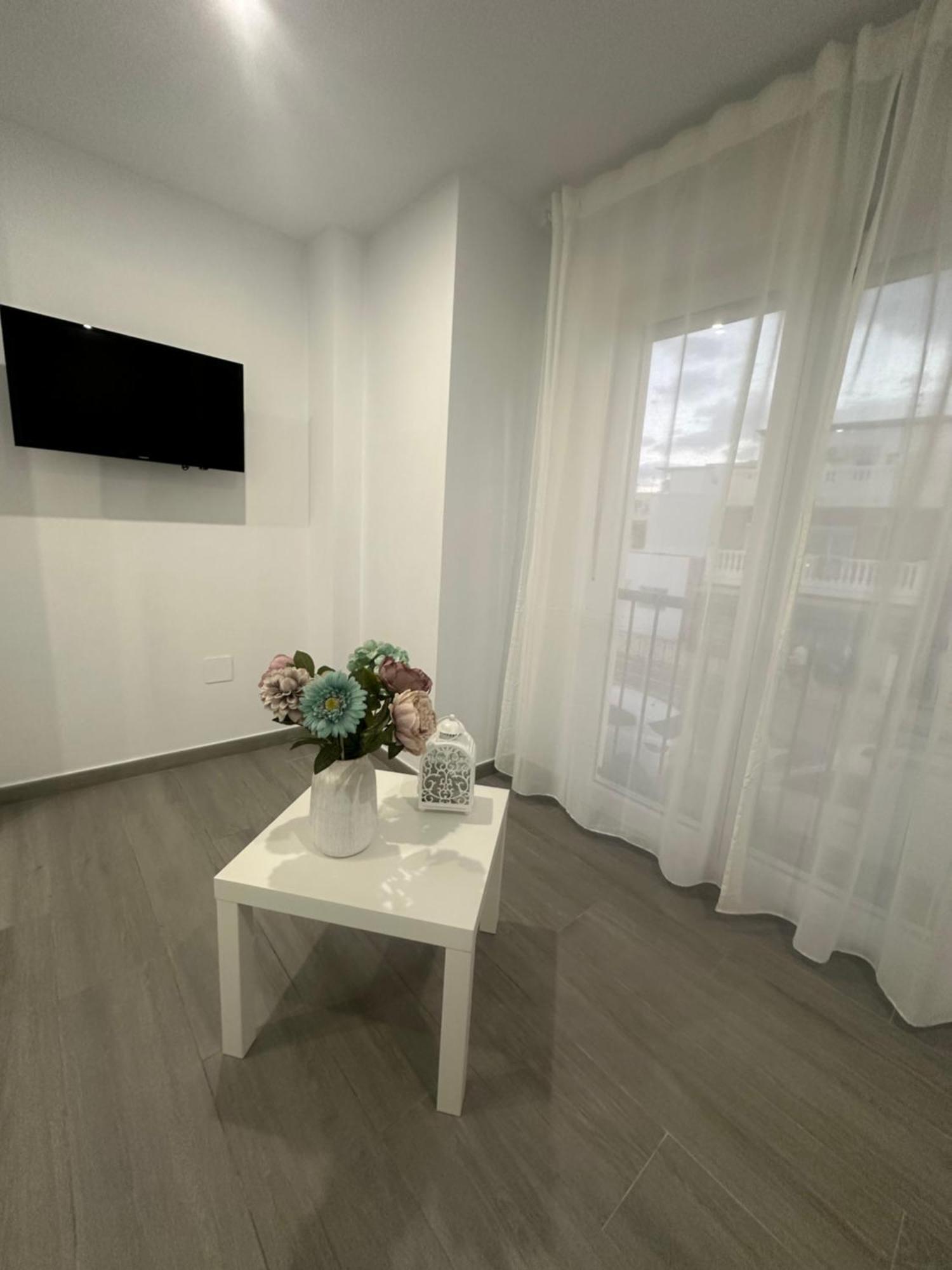 Apartamento Maui Beach En El Palo Málaga Dış mekan fotoğraf