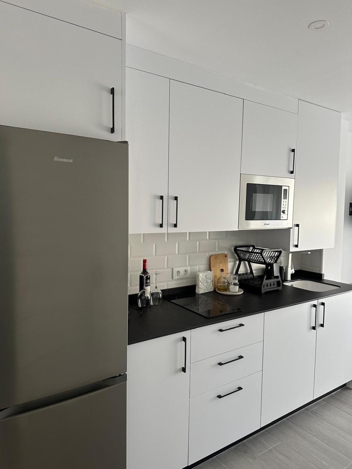 Apartamento Maui Beach En El Palo Málaga Dış mekan fotoğraf