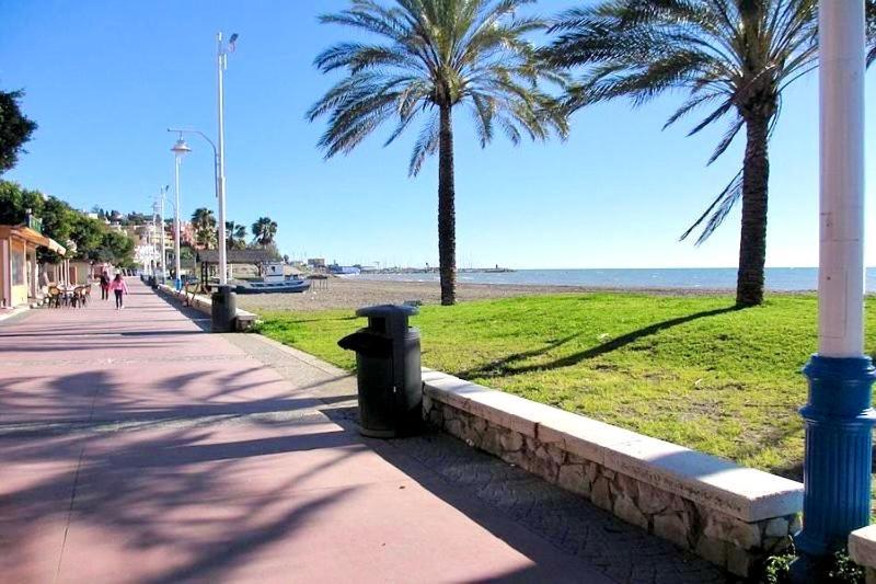 Apartamento Maui Beach En El Palo Málaga Dış mekan fotoğraf
