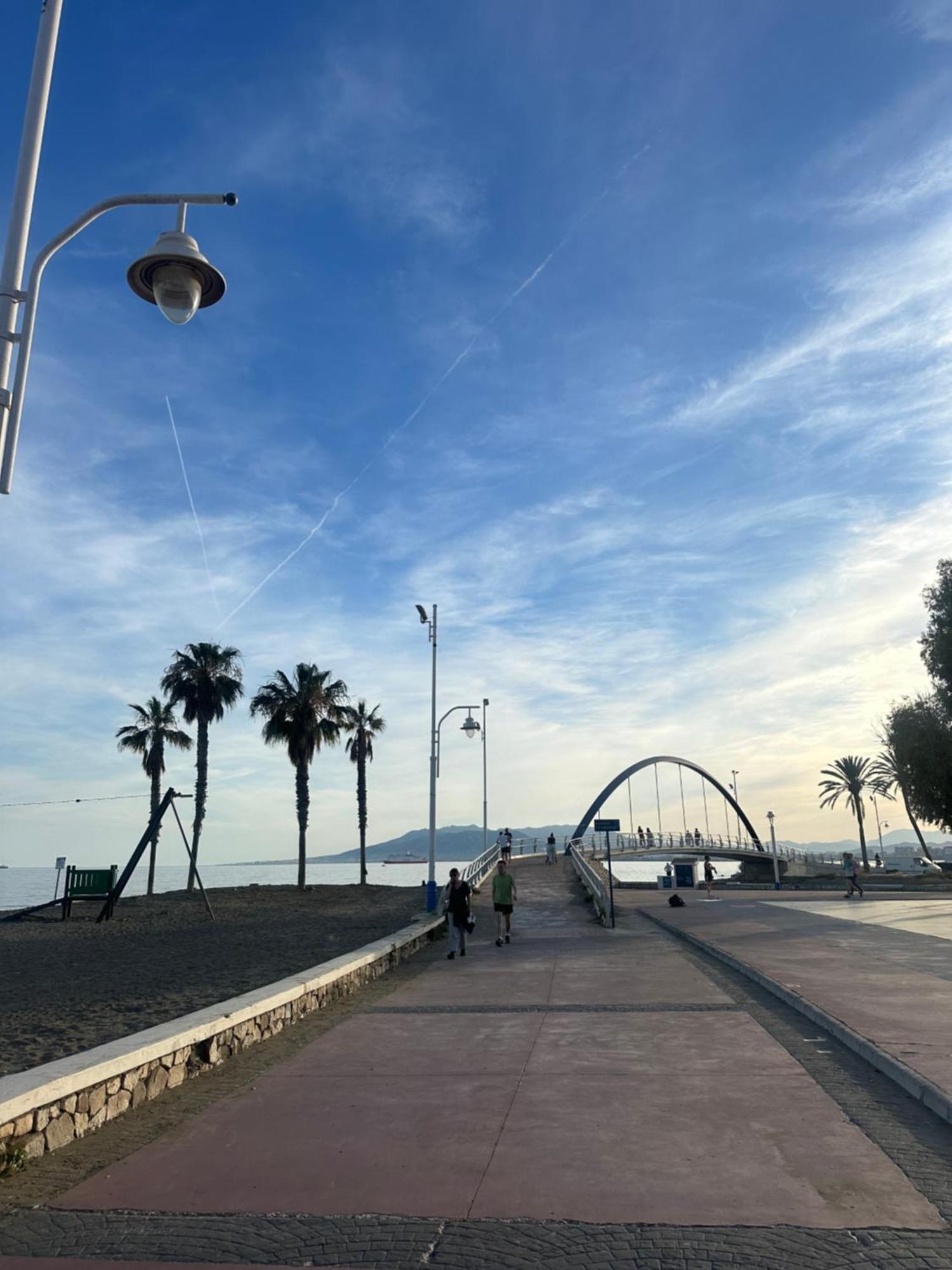 Apartamento Maui Beach En El Palo Málaga Dış mekan fotoğraf