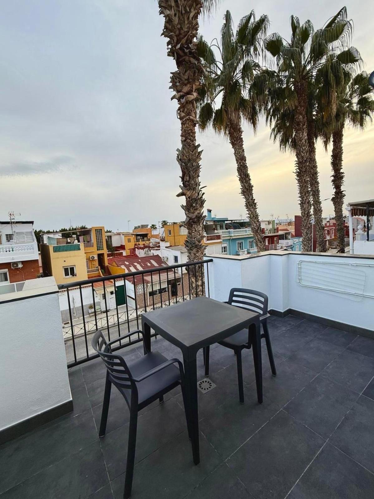 Apartamento Maui Beach En El Palo Málaga Dış mekan fotoğraf