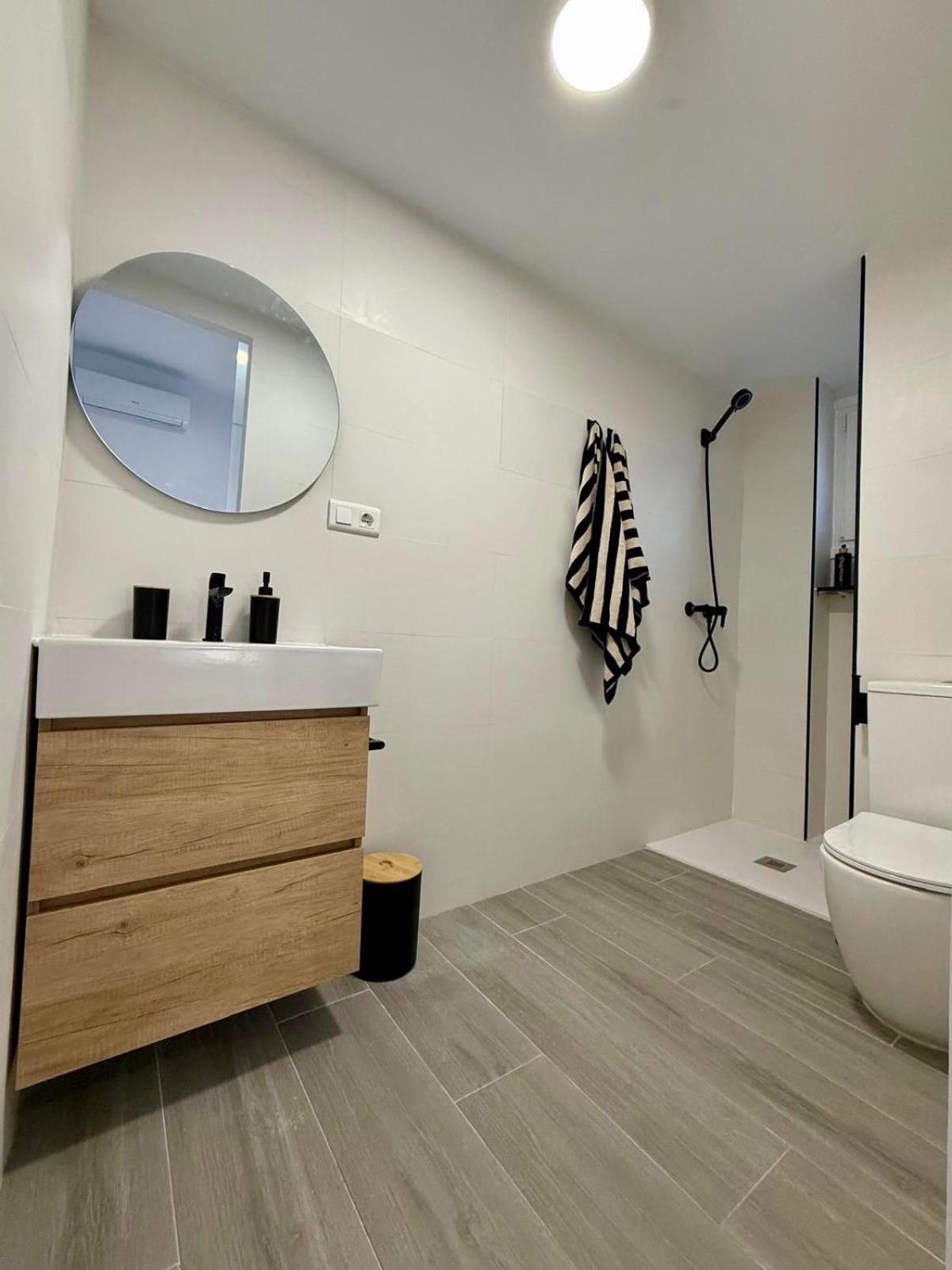 Apartamento Maui Beach En El Palo Málaga Dış mekan fotoğraf